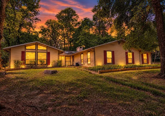 Single family home for sale at 9331 NW 13th Place, GAINESVILLE, FL 32606 | MLS# GC539893