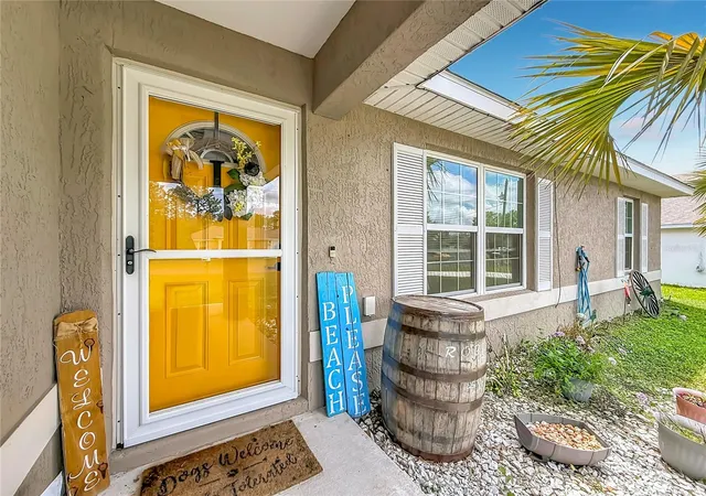 Photo 2 of Single family home for sale at 6050 Sw 155th Street Rd, Ocala, FL 34473 | MLS# OM723728 | Listing updated on 2026-09-04