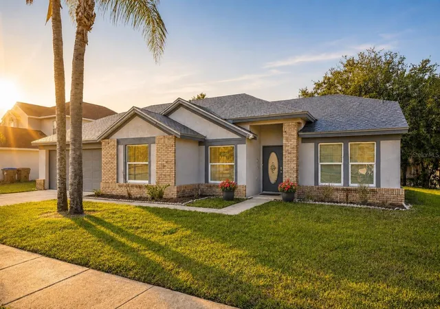 Photo 1 of Single family home for sale at 2948 Pembridge St, Kissimmee, FL 34747 | MLS# S5148845 | Listing updated on 2026-10-04