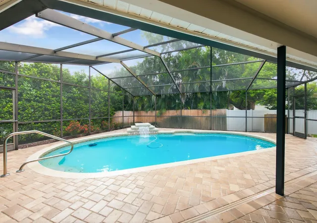4th image of 3175 Sandy Ridge Dr, Clearwater, FL 33761 | MLS# TB8502852
