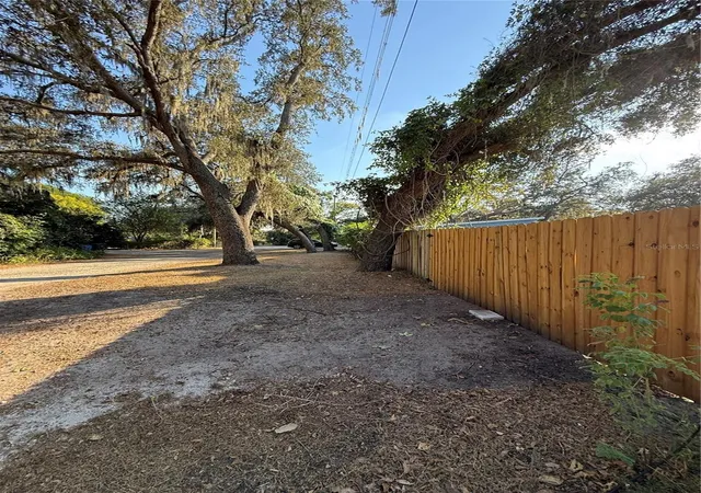 4th image of Lakeside Dr, Brandon, FL 33510 | MLS# TB8502859