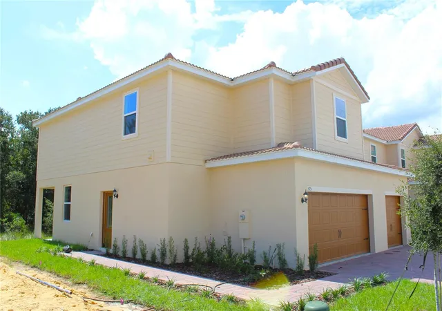 Photo 2 of Townhouse for sale at 575 Bay Leaf Dr, Kissimmee, FL 34759 | MLS# O6403148 | Listing updated on 2026-06-15