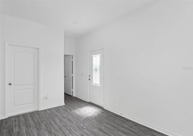 Photo 4 of Townhouse for sale at 575 Bay Leaf Dr, Kissimmee, FL 34759 | MLS# O6403148 | Listing updated on 2026-06-15