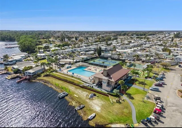 Homes for sale in Clermont, FL | 9000 Us Highway 192, Clermont, FL 34714 | Houzeo