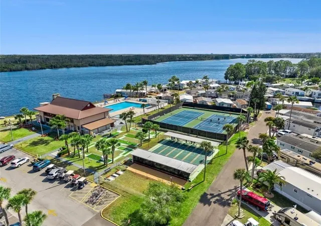 Homes for sale in Clermont, FL | 9000 Us Hwy 192 #11, Clermont, FL 34714 | MLS# O6403152