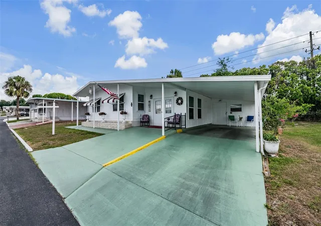 3rd image of 7048 El Meyers St, Zephyrhills, FL 33541 | MLS# TB8502875