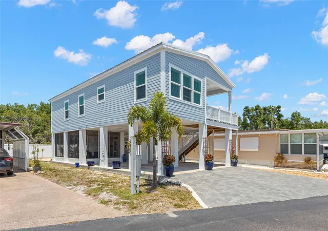 Photo 2 of Manufactured home for sale at 563 Mount Piney Ave Ne #691, Saint Petersburg, FL 33702 | MLS# TB8502882 | Listing updated on 2026-10-27