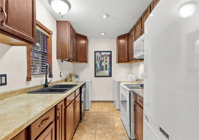Photo 3 of Condo for sale at 4340 Aqua Vista Dr #A, Orlando, FL 32839 | MLS# O6403161 | Listing updated on 2026-09-16