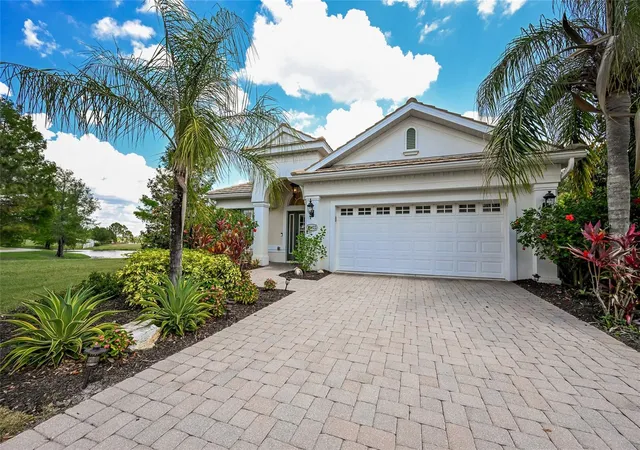 4th image of 15422 Helmsdale Pl, Lakewood Ranch, FL 34202 | MLS# A4691804