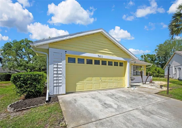 4th image of 7411 Baltusrol Dr, New Port Richey, FL 34654 | MLS# W7885291