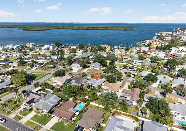 28th image of 5810 Venetian Blvd Ne, Saint Petersburg, FL 33703 | MLS# TB8502953
