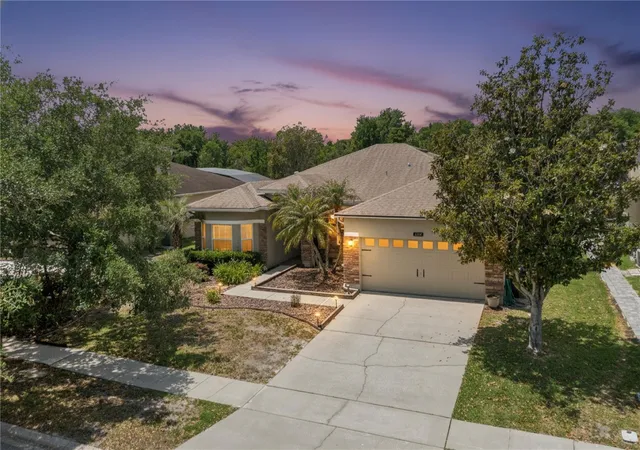 Homes for sale in Kissimmee, FL | 237 Strathmore Cir, Kissimmee, FL 34744 | MLS# O6403214