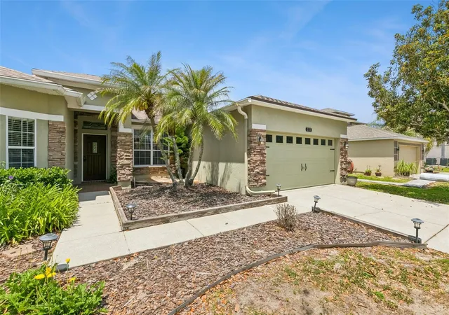 Homes for sale in Kissimmee, FL | 237 Strathmore Cir, Kissimmee, FL 34744 | MLS# O6403214