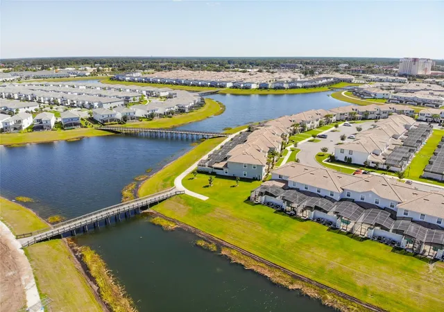 Listing Photo 4 - Condo for sale in building located at 3121 Paradox Cir, Kissimmee, FL 34746 - Unit #301