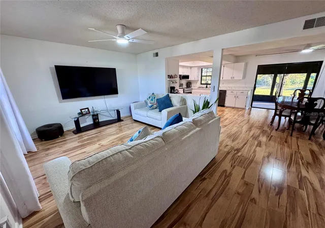 2nd image of 7186 Lexington Cir, Brooksville, FL 34602 | MLS# TB8502991