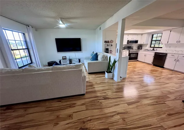 3rd image of 7186 Lexington Cir, Brooksville, FL 34602 | MLS# TB8502991