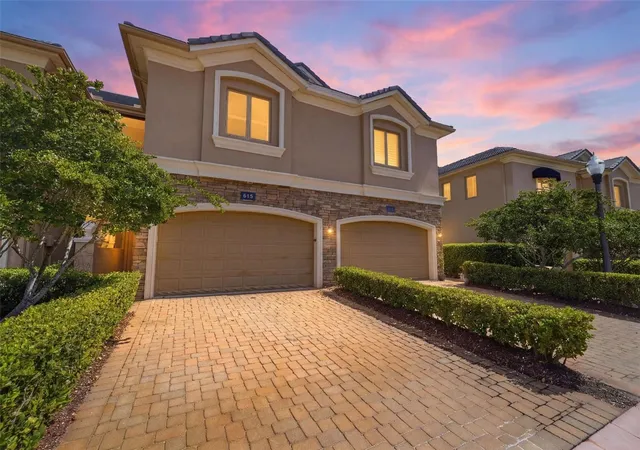 Photo 2 of Townhouse for sale at 615 Saxony Blvd, Saint Petersburg, FL | MLS# TB8503002 | Listing updated on 2026-10-20