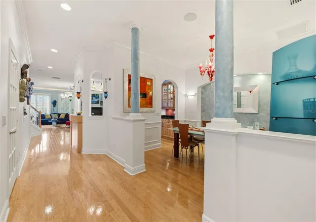 Photo 3 of Townhouse for sale at 615 Saxony Blvd, Saint Petersburg, FL | MLS# TB8503002 | Listing updated on 2026-10-20