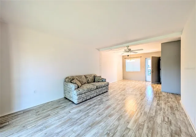 4th image of 2319 Canal Dr, BRADENTON, FL 34207