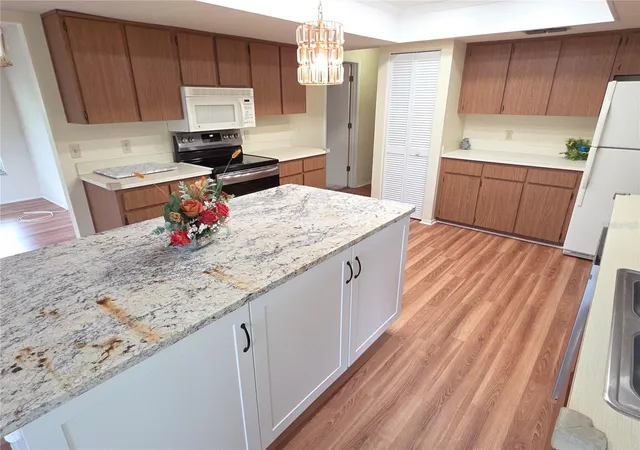 Photo 3 of Single family home for sale at 6264 Darien Way, Spring Hill, FL 34606 | MLS# W7885298 | Listing updated on 2026-09-21