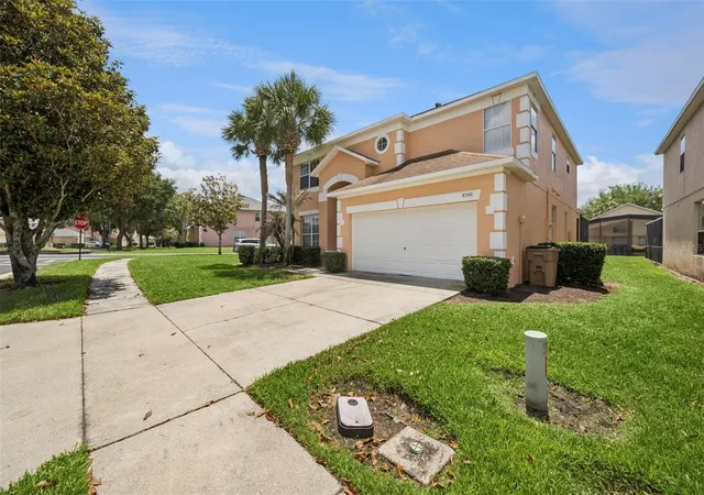 Photo 2 of Single family home for sale at 8550 Sunrise Key Dr, Kissimmee, FL 34747 | MLS# S5148879 | Listing updated on 2026-05-13