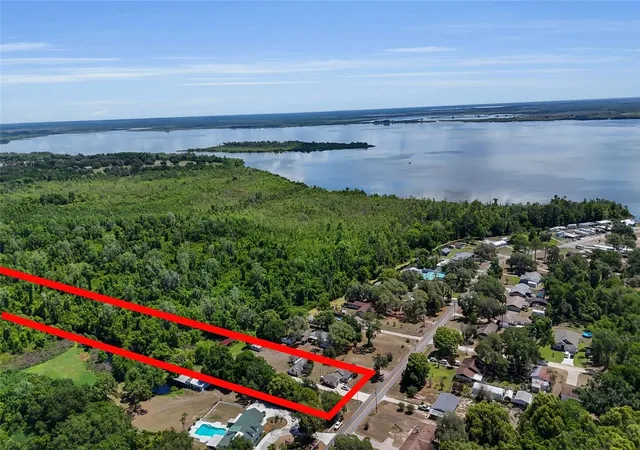 Homes for sale in Fruitland Park, FL | 5223 Eagles Nest Rd, Fruitland Park, FL 34731 | MLS# OM723754