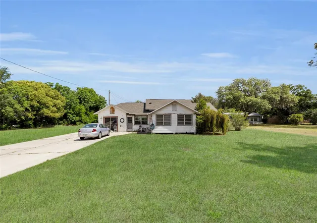 Homes for sale in Fruitland Park, FL | 5223 Eagles Nest Rd, Fruitland Park, FL 34731 | MLS# OM723754