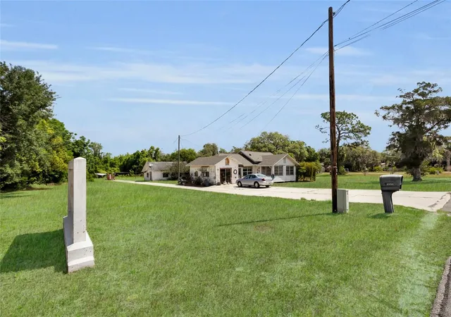 Homes for sale in Fruitland Park, FL | 5223 Eagles Nest Rd, Fruitland Park, FL 34731 | MLS# OM723754