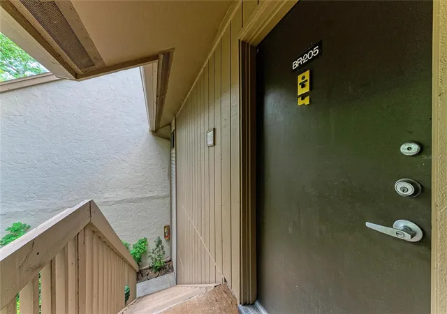 3rd image of 1709 Clower Creek Dr, SARASOTA, FL 34231
