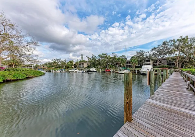 2nd image of 1709 Clower Creek Dr, SARASOTA, FL 34231