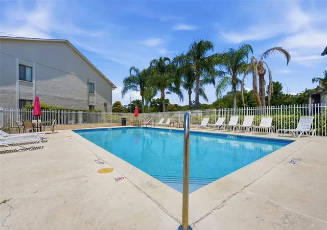 Homes for sale in Dunedin, FL | 2067 Hunters Glen Drive, Dunedin, FL 34698 | Houzeo