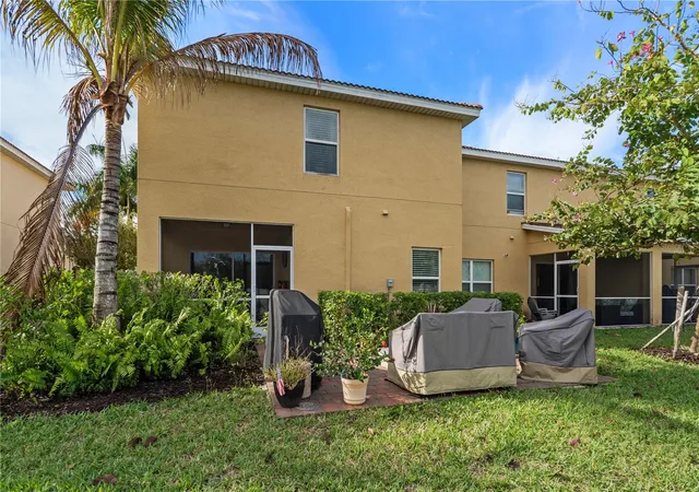 Photo 3 of Townhouse for sale at 3719 Crofton Ct, Fort Myers, FL 33916 | MLS# C7525510 | Listing updated on 2026-04-30