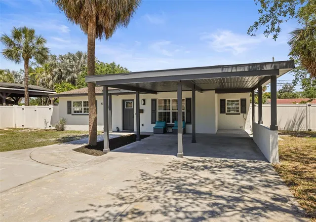 Photo 1 of Single family home for sale at 4327 Huntington St Ne, St Petersburg, FL 33703 | MLS# TB8503059 | Listing updated on 2026-09-19