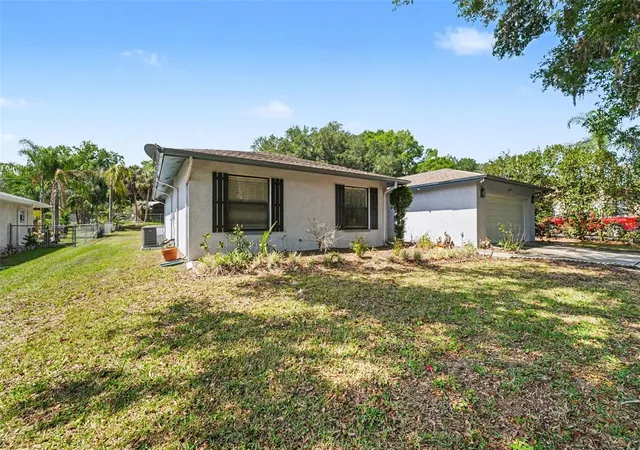5th image of 851 Rolling Woods Ln, Lakeland, FL 33813 | MLS# TB8503074