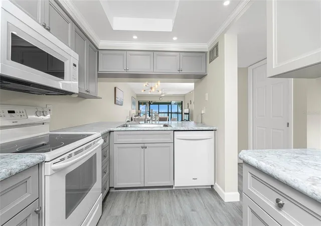 Photo 4 of Condo for sale at 1551 Beach Rd #306, Englewood, FL 34223 | MLS# D6147265 | Listing updated on 2026-09-26