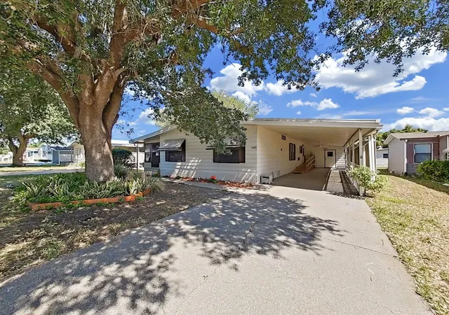 Photo 1 of Manufactured home for sale at 1688 Foxway Dr, Lakeland, FL 33810 | MLS# P4938590 | Listing updated on 2026-10-26