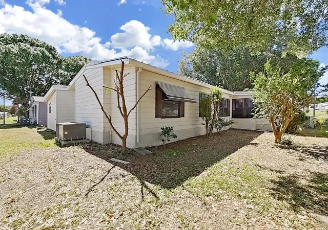 Photo 3 of Manufactured home for sale at 1688 Foxway Dr, Lakeland, FL 33810 | MLS# P4938590 | Listing updated on 2026-10-26