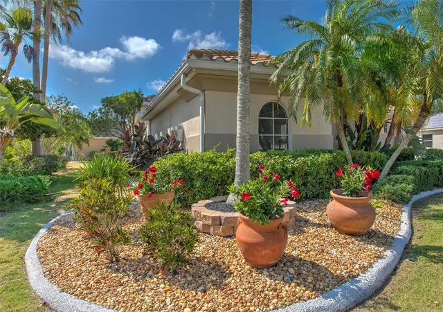3rd image of 504 Rimini Vista Wy, Sun City Center, FL 33573 | MLS# TB8503116