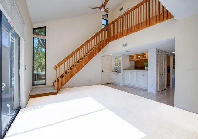 Listing Photo 2 - Condo for sale in building located at 6305 Pelican Creek Xing, ST PETERSBURG, FL 33707 - Unit #D