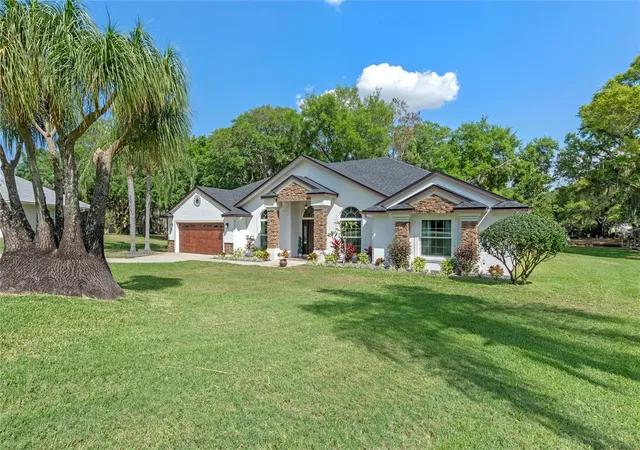 Photo 3 of Single family home for sale at 11516 Lyons Ct, Clermont, FL 34711 | MLS# P4938591 | Listing updated on 2026-09-12