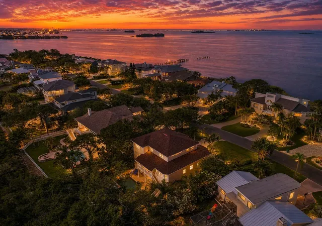 2nd image of 897 Point Seaside Dr, Crystal Beach, FL 34681 | MLS# TB8503147