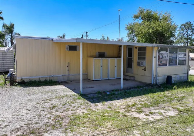 3rd image of 2400 San Miguel Ave, Avon Park, FL 33825 | MLS# C7525522