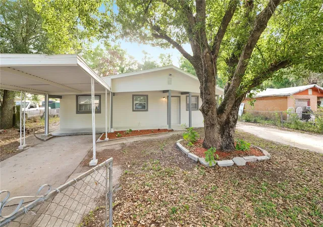 Photo 1 of Single family home for sale at 114 Shelton Ave, Auburndale, FL 33823 | MLS# L4961485 | Listing updated on 2026-09-03