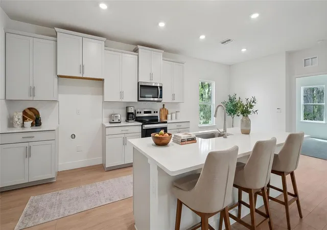 Photo 3 of Single family home for sale at 6992 SW 44th Circle, Ocala, FL 34474 | MLS# OM723792 | Listing updated on 2026-08-19