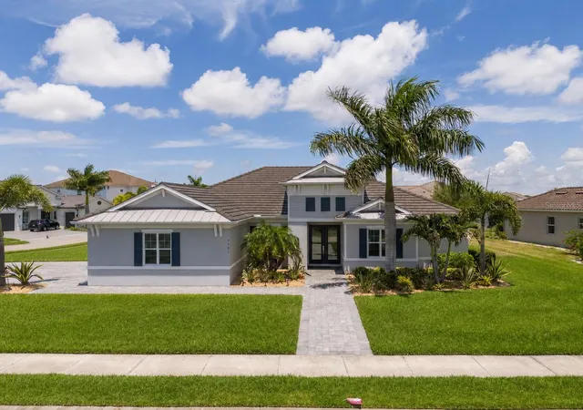 Photo 1 of Single family home for sale at 7181 Ryedale Ct, Sarasota, FL 34241 | MLS# O6403354 | Listing updated on 2026-09-06