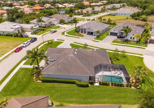 Photo 3 of Single family home for sale at 7181 Ryedale Ct, Sarasota, FL 34241 | MLS# O6403354 | Listing updated on 2026-09-06