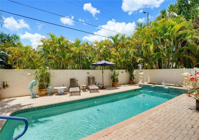 3rd image of 4104 Sarasota Ave, Sarasota, FL 34234 | MLS# A4691894