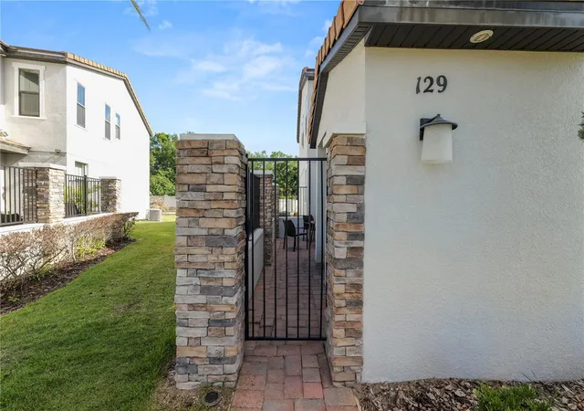 Photo 4 of Townhouse for sale at 129 Kenny Blvd, Haines City, FL 33844 | MLS# L4961487 | Listing updated on 2026-05-07