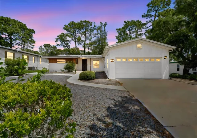 Homes for sale in Brooksville, FL | 8206 Country Club Dr, Brooksville, FL 34613 | MLS# TB8503191