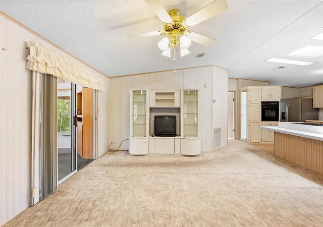 Homes for sale in Brooksville, FL | 8206 Country Club Dr, Brooksville, FL 34613 | MLS# TB8503191
